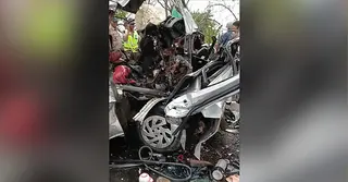 খুলনায় বাস-মাইক্রোবাস সংঘর্ষে নিহত ১৩